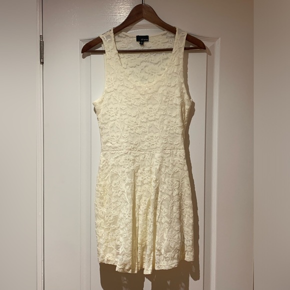 Aritzia (dillema brand) short cream/white lace dress, Size S - Picture 1 of 4